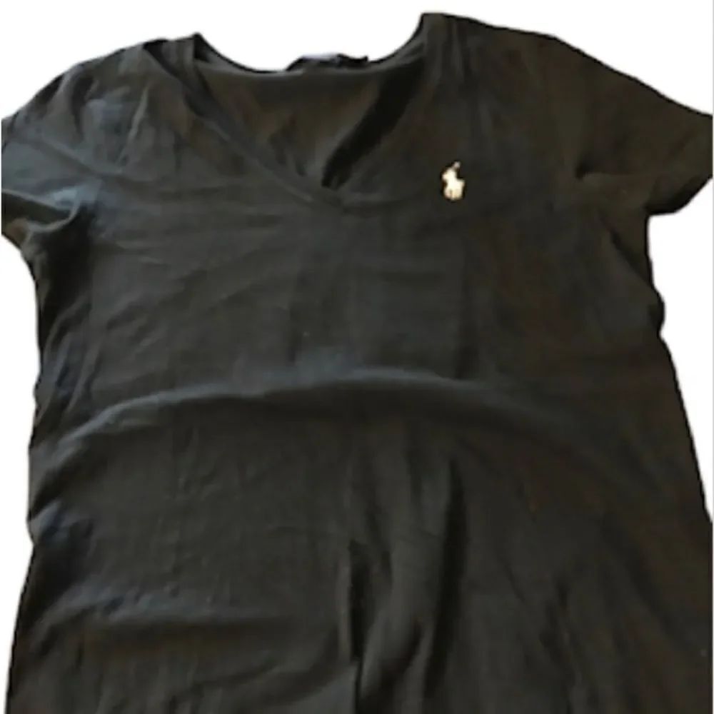 Ralph Lauren v necked t shirt size medium excellent condition